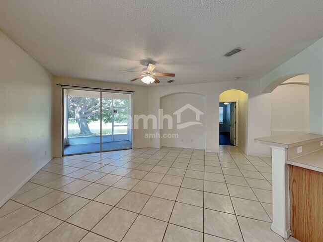 Foto del edificio - 3506 Mount Carmel Ln