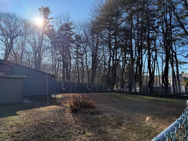 Foto del edificio - 5 Downeast Ln., Scarborough-3BR/1BA Single Family House available 01/01/2026 Rent $3,000.00/mo. +...