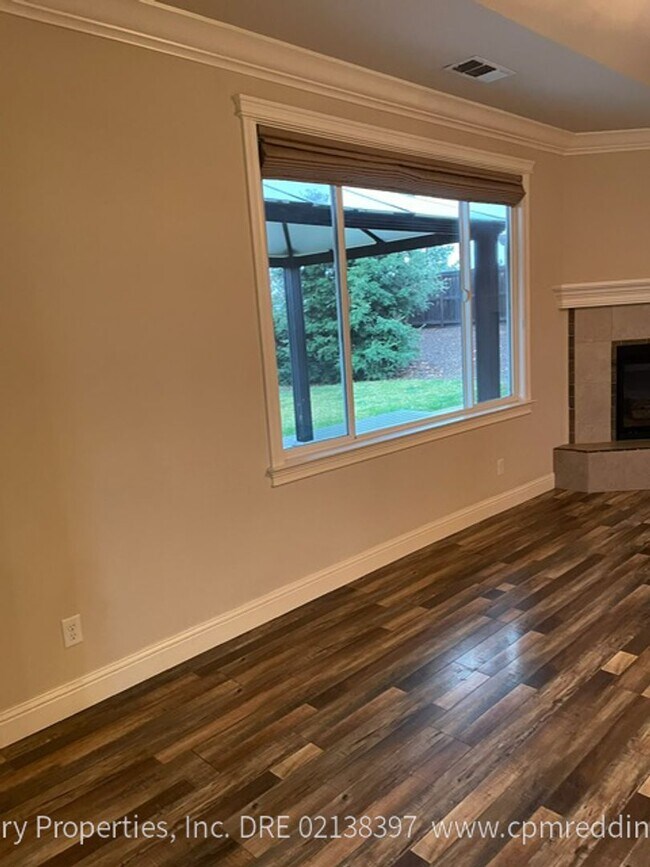 Foto del edificio - Custom Home with Upgrades Near Clover Creek Preserve Coming Available June 1st!