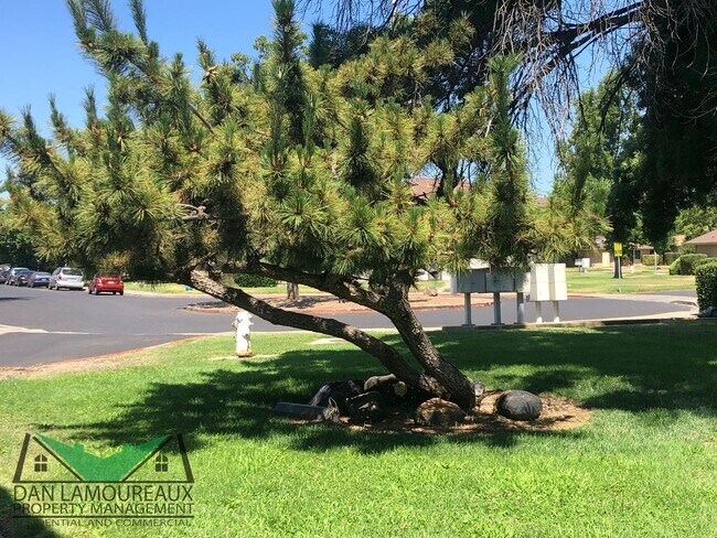 Foto del edificio - 2 br, 1 bath House - 1960 Peabody Rd #4