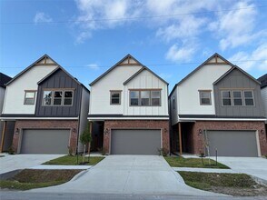 Building Photo - 8430 Vogue Ln
