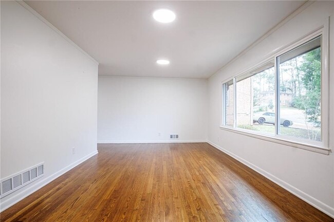 Foto del edificio - 2692 Whites Mill Ct