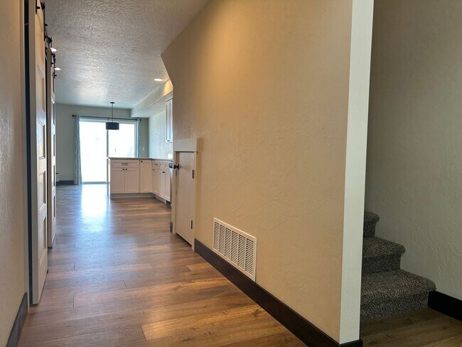 Foto del edificio - 3 Bed / 2.5 Bath Townhouse with Fenced Yard – Great Kalispell Location!