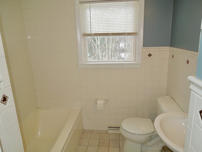 Foto del edificio - 75 7 Hills Rd