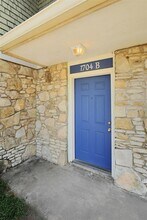 Building Photo - 1704 E M. Franklin Ave