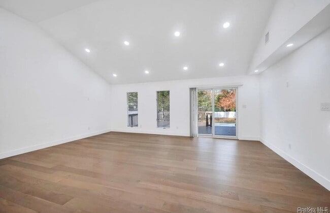 Building Photo - 29 Dillon Dr