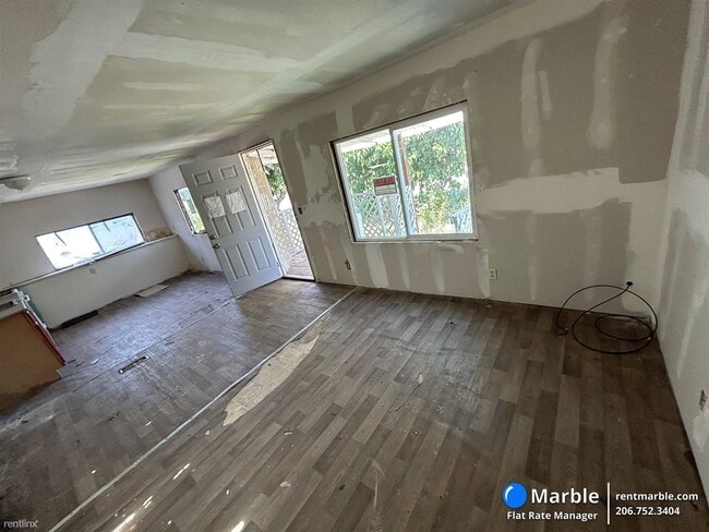 Building Photo - 2 br, 1 bath House - 240 Sacaramento Ave S...