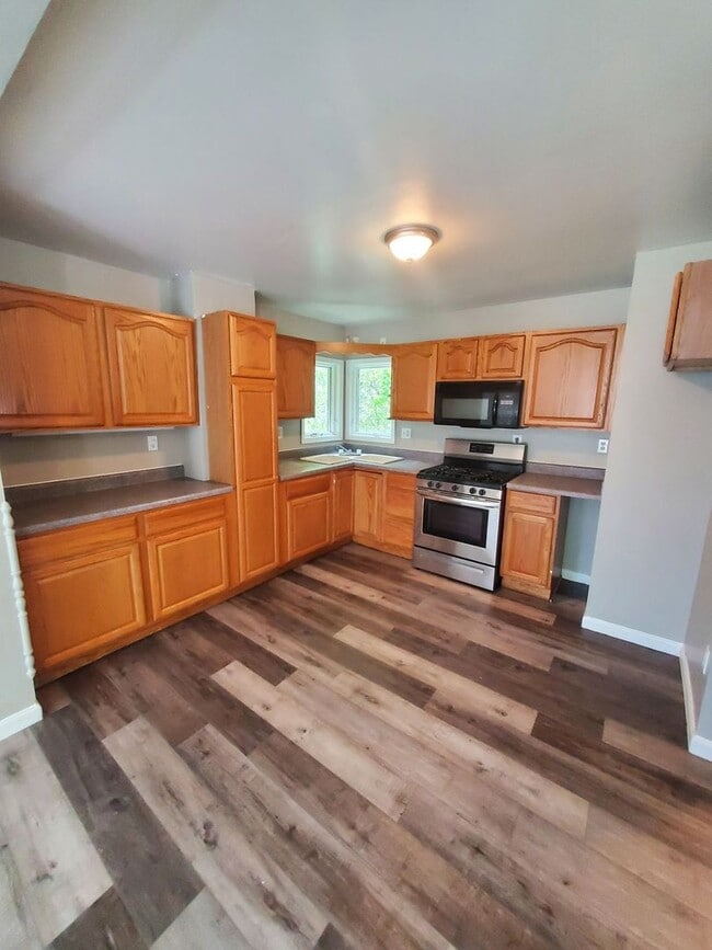 Building Photo - 6526 22nd Ave