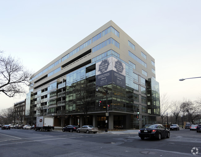 Foto del edificio - 2501 M St NW