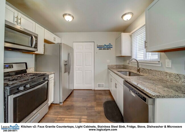 Building Photo - 3 Bed/1 Bath Ranch w/ Fridge, Stove, Dishw...
