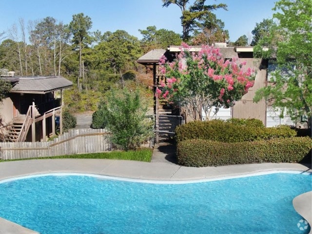 Pool - Tanglewood Apartments