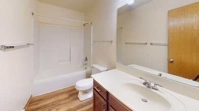 Building Photo - 11 E Gilman St