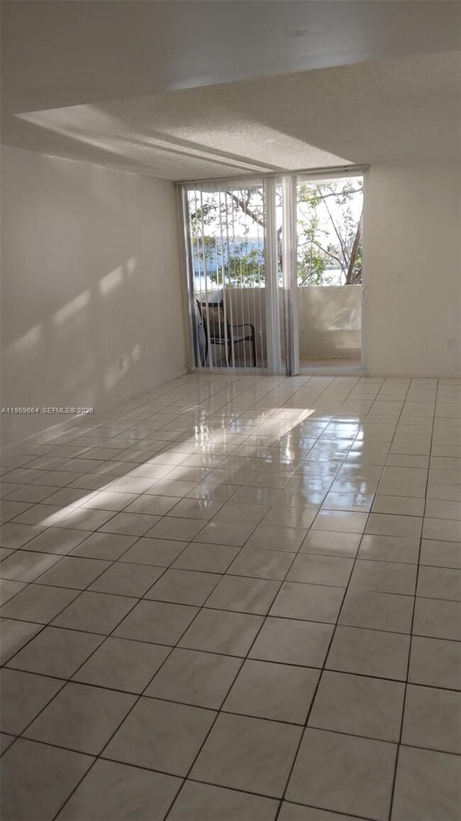 Foto del edificio - 10090 NW 80th Ct