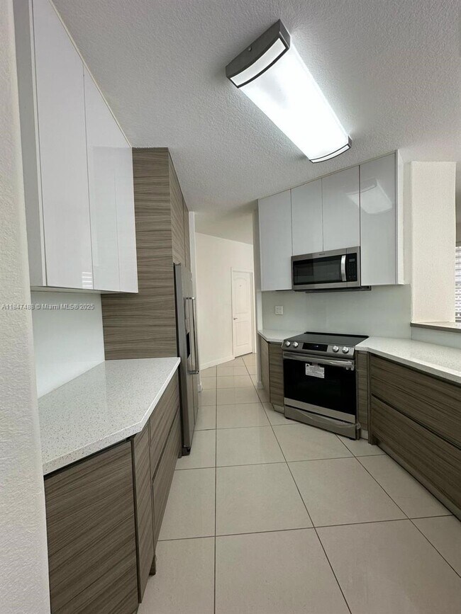 Foto del edificio - 7454 NW 112th Pl