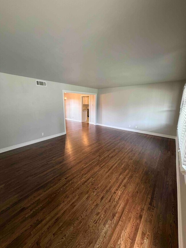 Foto del edificio - Freshly Updated 3-Bed Midtown Tulsa Home