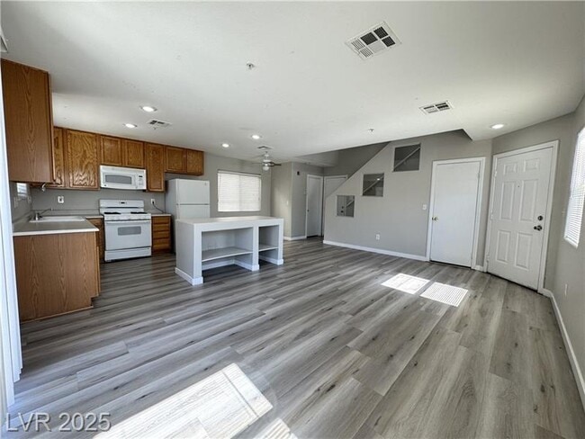 Building Photo - 3231 Ocean Spray Ct