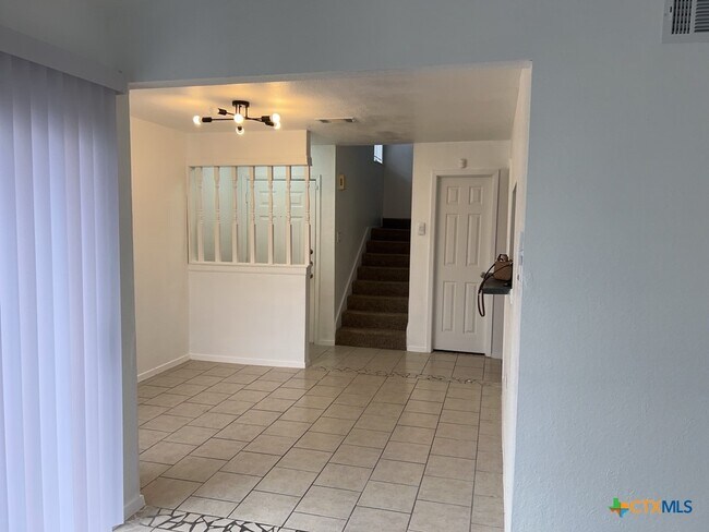 Foto del edificio - 1218 Westway Cir