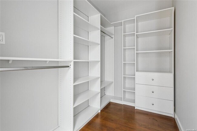 Foto del edificio - 225 E Walnut St