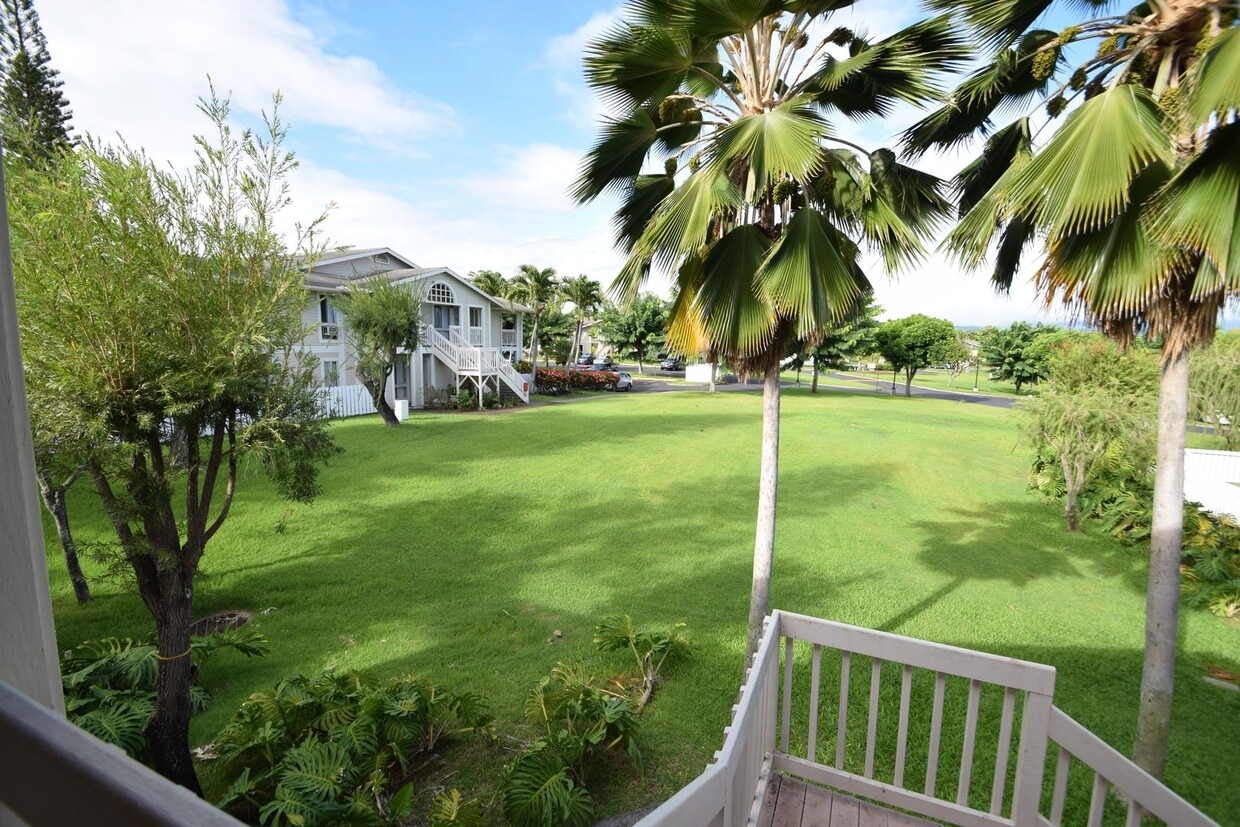 Primary Photo - PARKGLEN AT WAIKELE – Clean and well-maint...