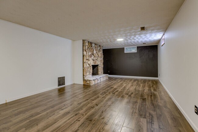 Foto del edificio - Great Bellevue Home With Tons Of Space!!