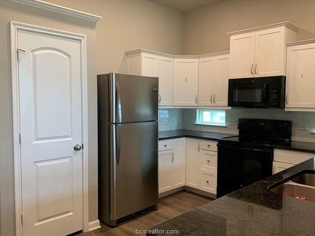 Building Photo - 2131 Dumfries Dr