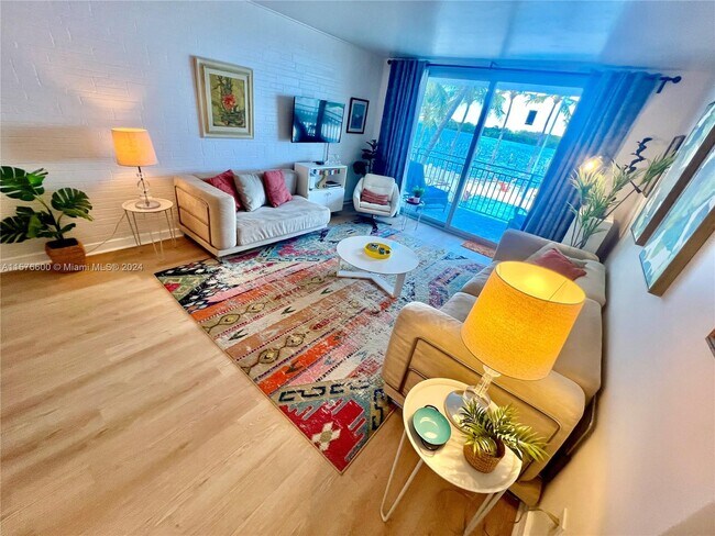 Foto del edificio - 777 NE 62nd St