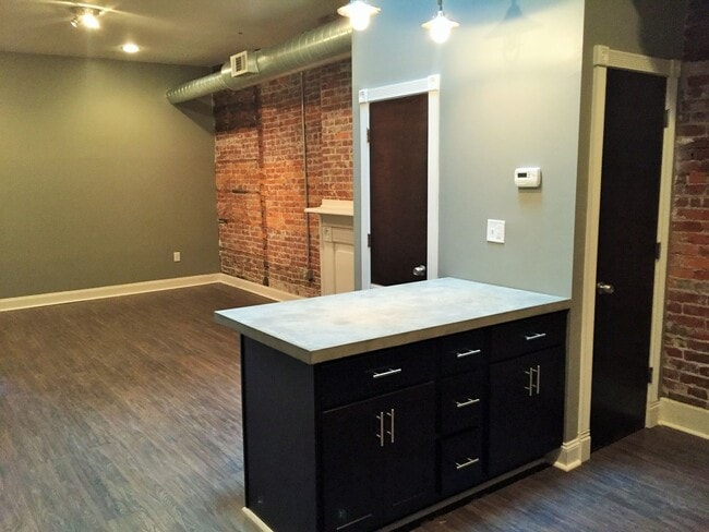 Photo - 4603 Butler St Apartment