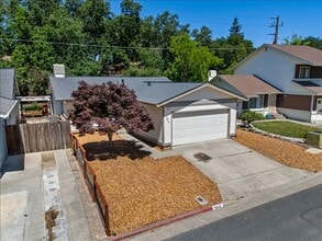 Building Photo - 843 Falcon Way