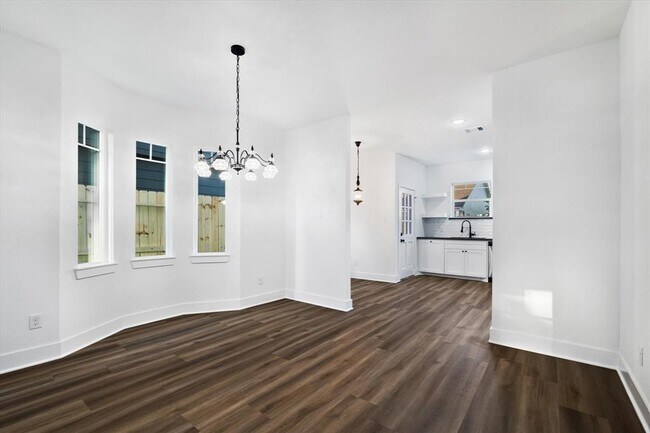 Foto del edificio - 231 S Broadway St