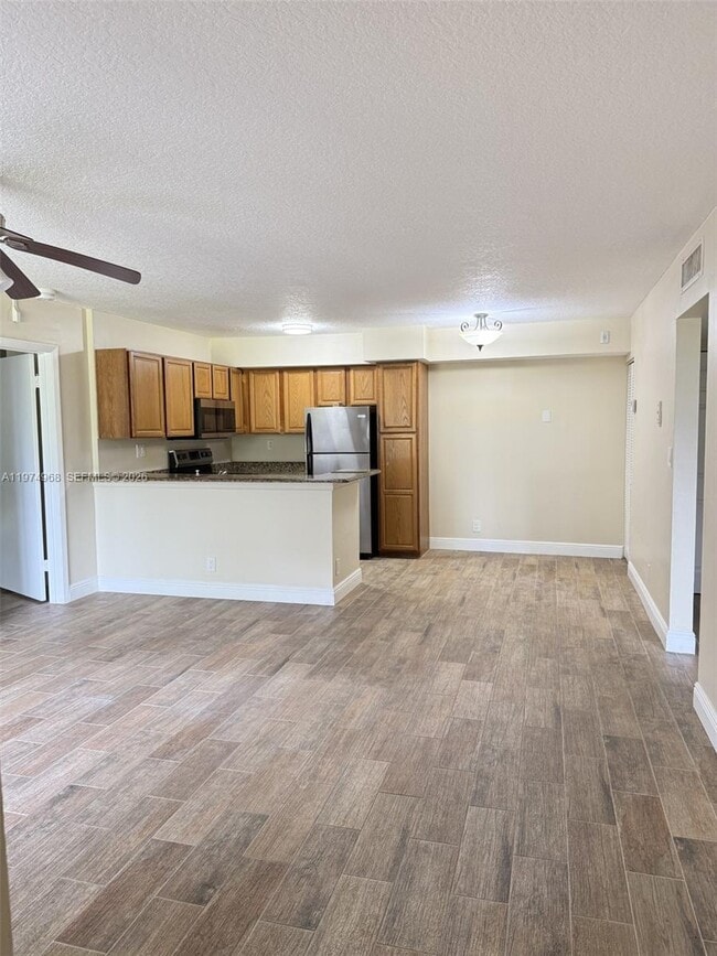 Building Photo - 811 Lyons Rd