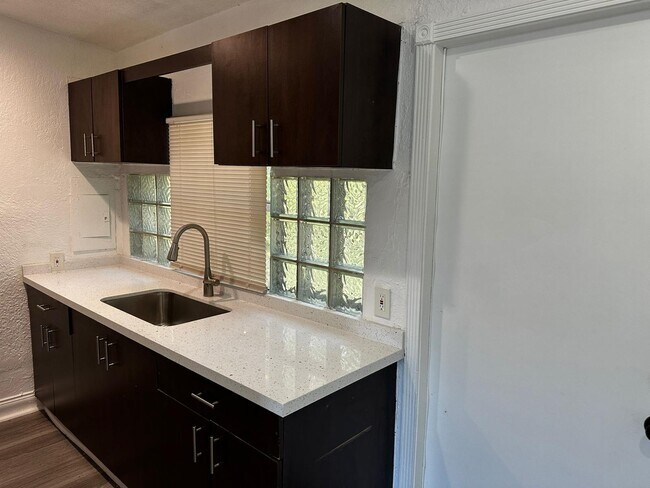 Foto del edificio - 3150 NW 3rd St
