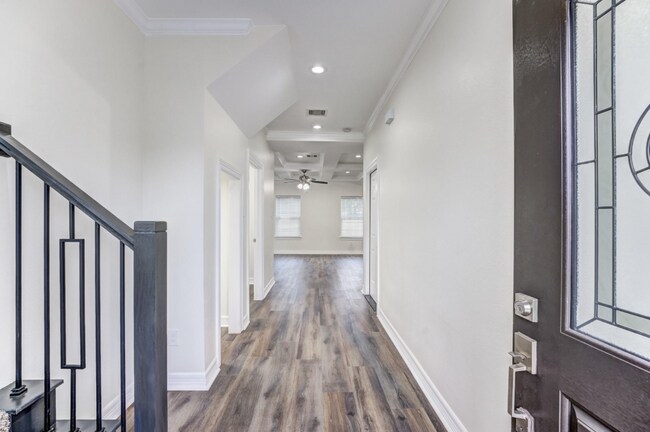 Building Photo - 410 N 4th St