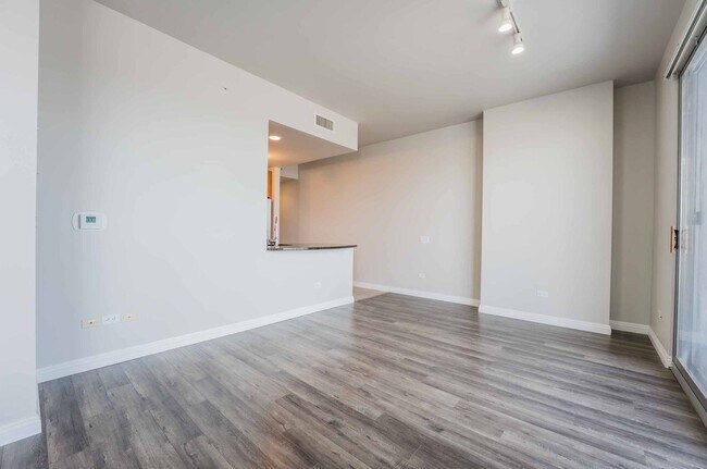 Building Photo - Welcome to luxury living in the heart of L...