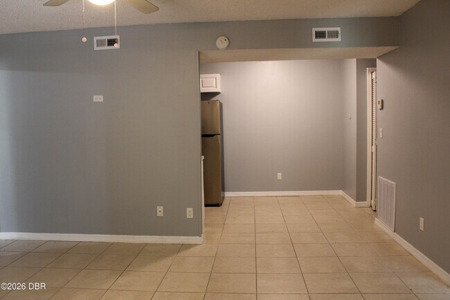 Building Photo - 1600 Big Tree Rd