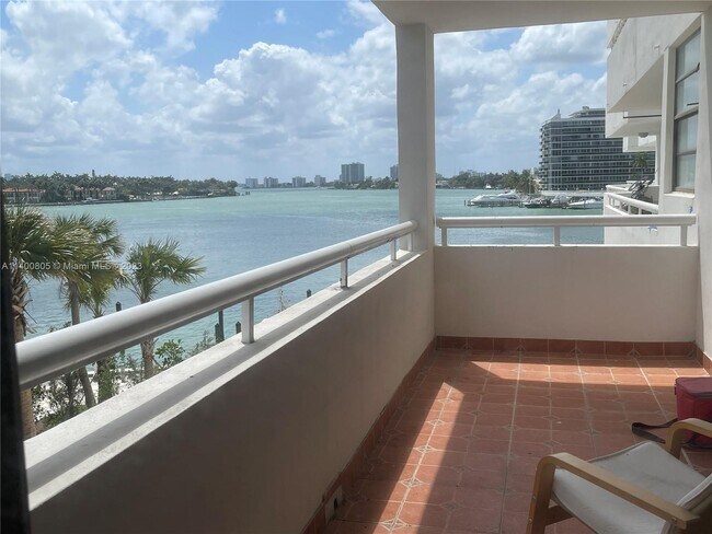 Foto del edificio - 6820 Indian Creek Dr