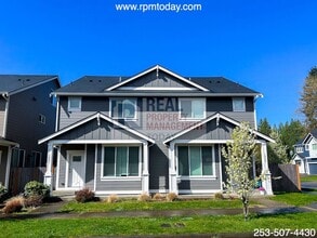 Building Photo - 1539-1541 Amethyst St SE Building Photo - 1539-1541 Amethyst St SE