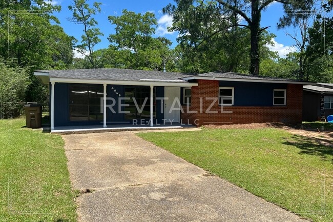Building Photo - Completely Remodeled 3 Bedroom/2 Bathroom ...