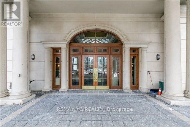 Photo du bâtiment - 80 Harrison Garden Blvd