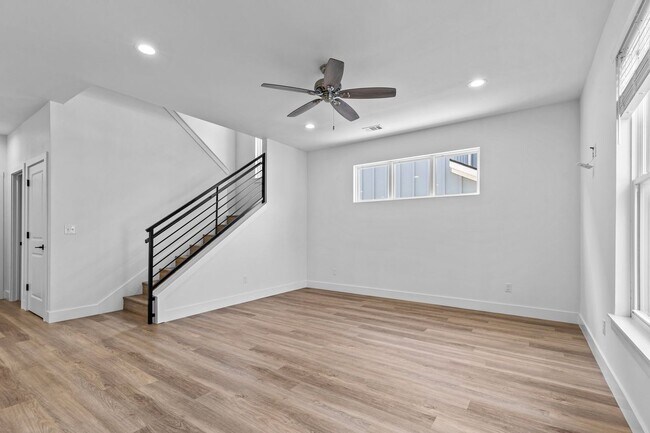 Foto del edificio - Dwell House Fall '25 Application