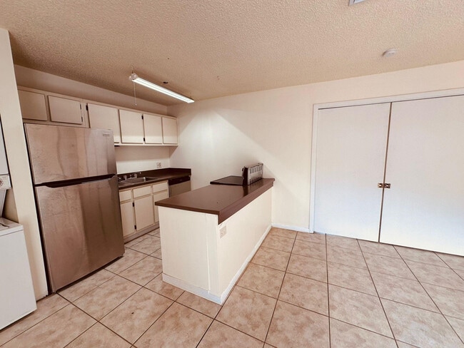 Foto del edificio - 1810 My Pl Ln