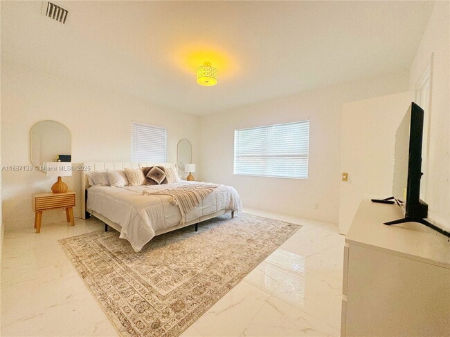 Photo - 1625 Hollywood Blvd House