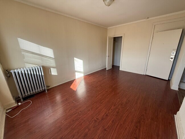 Foto del edificio - 6930 N Greenview Ave