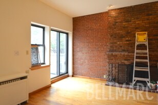 Building Photo - 323 W 38th St