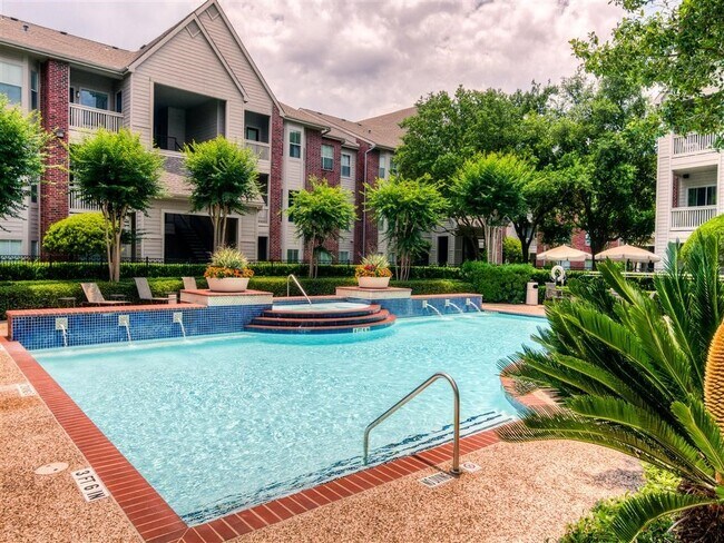 Building Photo - 1330 Old Spanish Trl