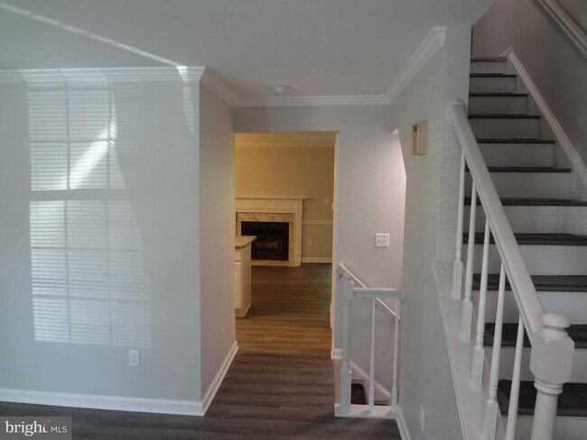 Building Photo - 309 Bentley Ct