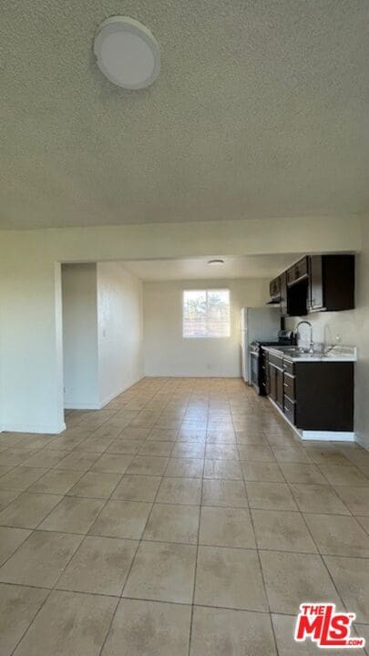 Foto del edificio - 1240 N Evergreen Ave