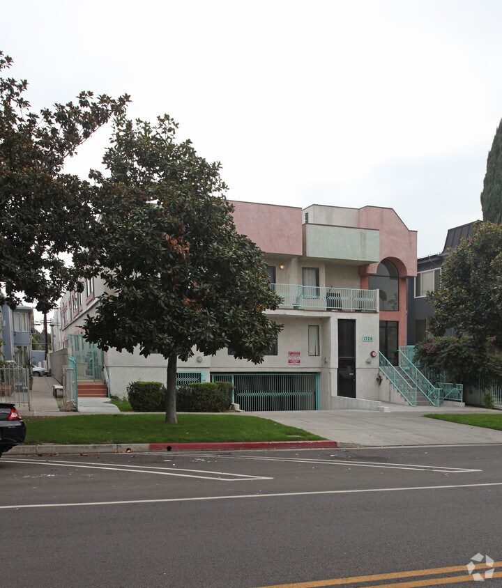 1726 Winona Blvd, Los Angeles, CA 90027 Apartments in Los Angeles, CA