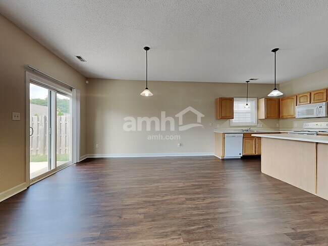 Foto del edificio - 10884 Roundtree Rd