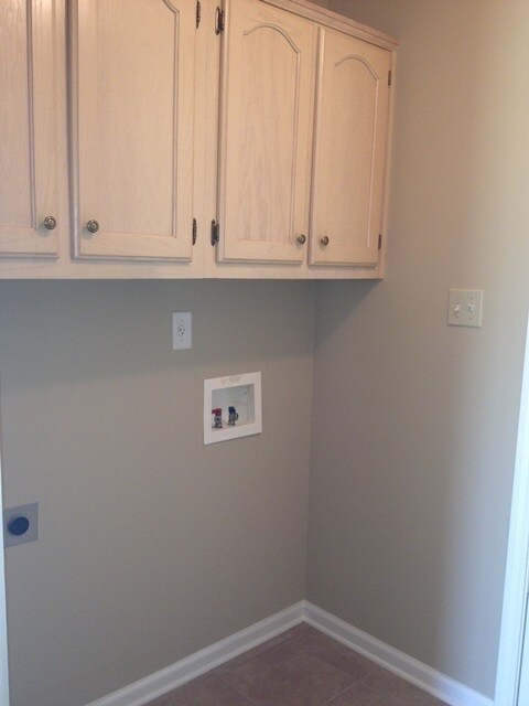Building Photo - 1039 Parkview Cir S