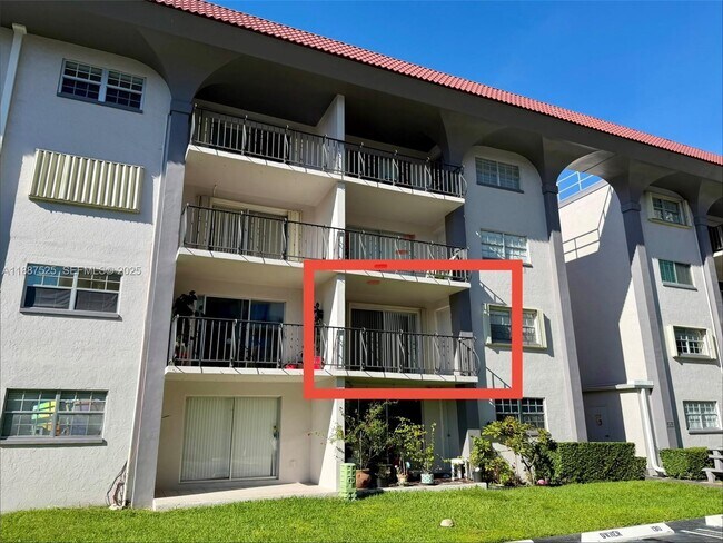 Foto del edificio - 8101 SW 72nd Ave